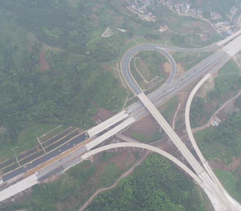高速公路边坡绿化工程