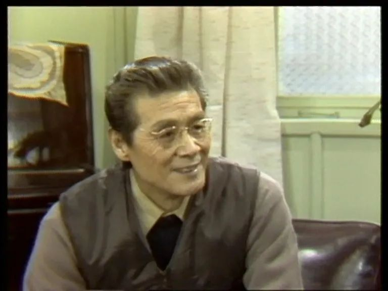 /视频截图:蓝天野在《渴望》中饰演老父亲