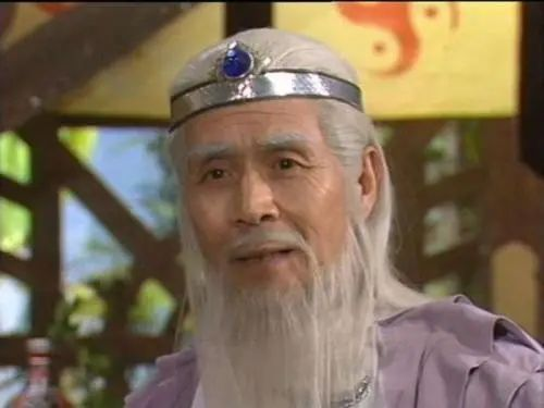 /视频截图:蓝天野在《封神榜》中饰演姜子牙一角