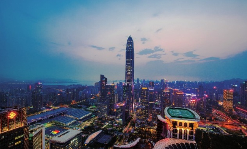稳是为了进，只有稳，才能进。图为深圳市CBD。新华社